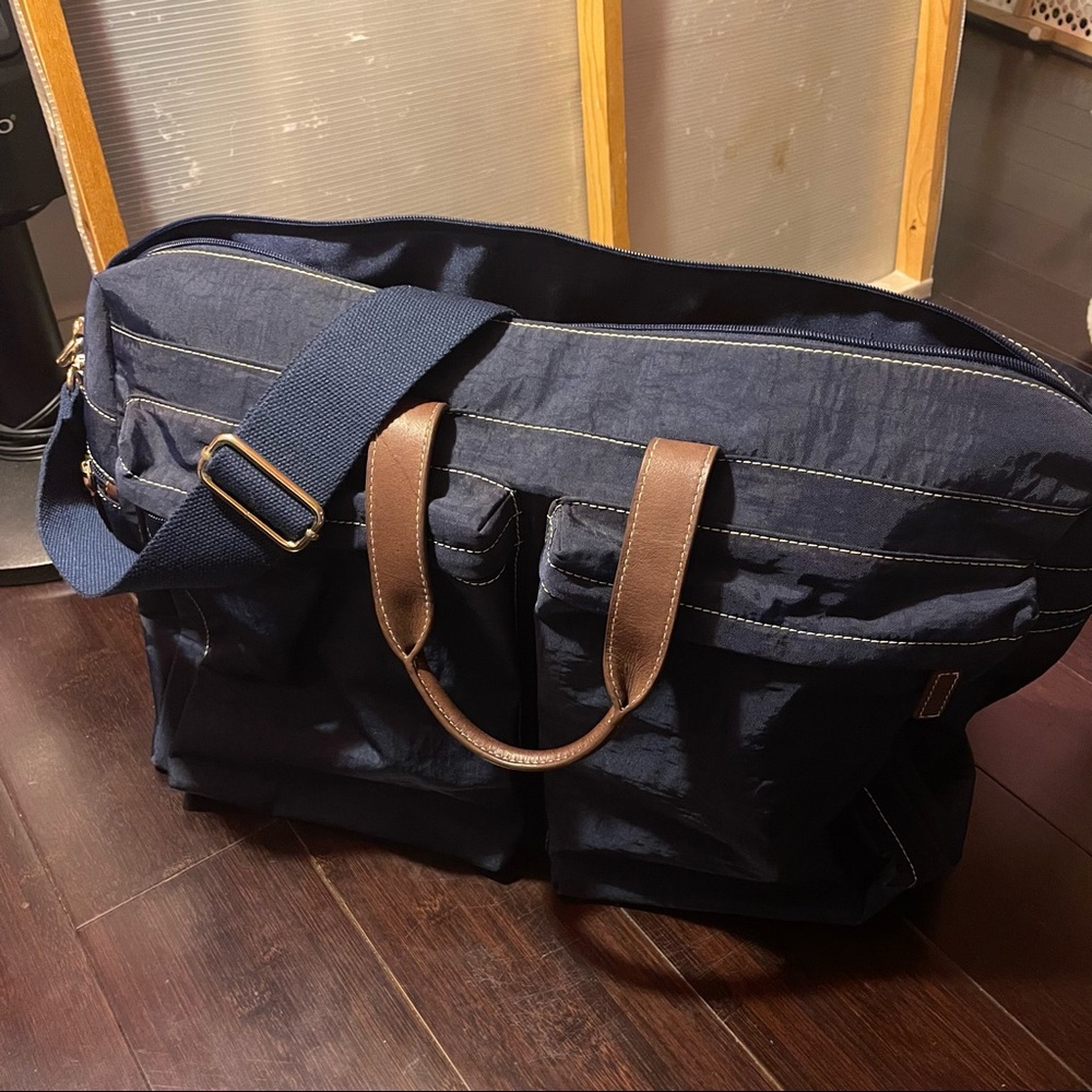 j. mclaughlin heavy-duty travel bag